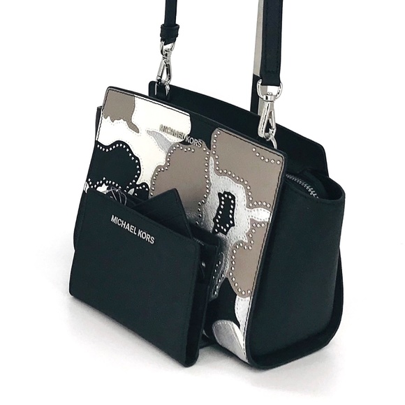 2PCS Michael Kors Selma MD Messenger Wallet Set - Picture 2 of 8